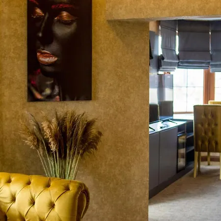 Hotel The Life & 3*