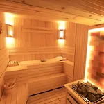 Hotel The Life &