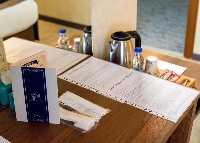 The Life & מלון 3*